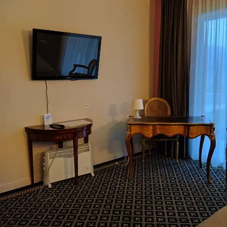 Hotel Fleur De Lys 3*