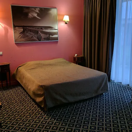 Fleur De Lys Hotel 3*