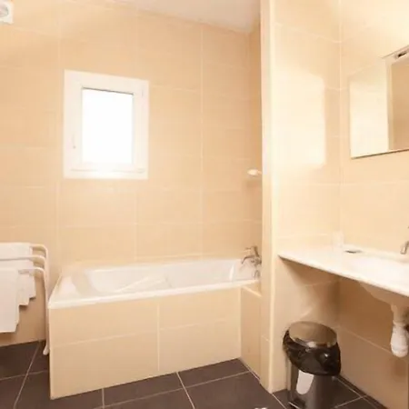 Fleur De Lys Hotell 3*