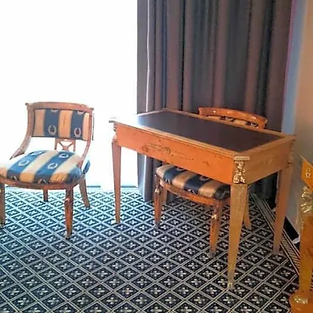 Hotell Fleur De Lys 3*