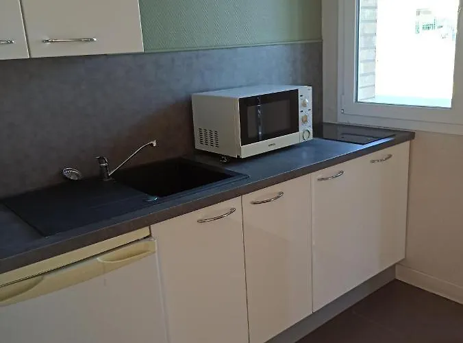 Fleur De Lys 3* באילול