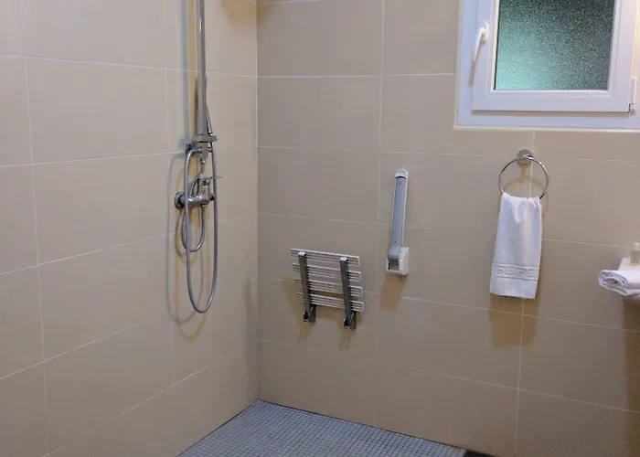 Fleur De Lys מלון באילול