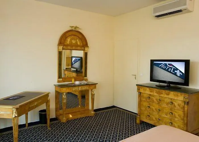 Fleur De Lys באילול